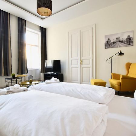 Standard Apartment By Hi5 - Dessewffy 39 Budapest Exteriör bild