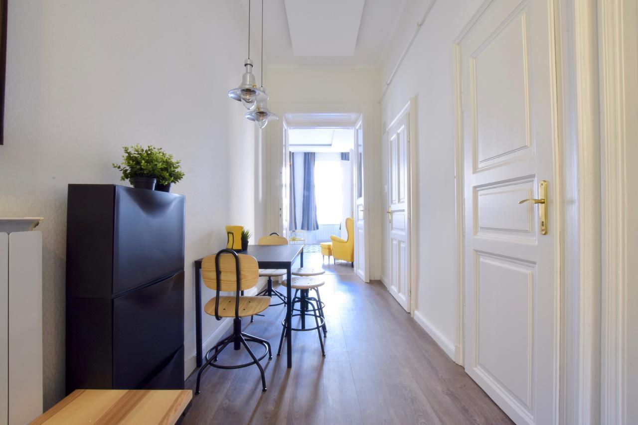 Standard Apartment By Hi5 - Dessewffy 39 Budapest Exteriör bild
